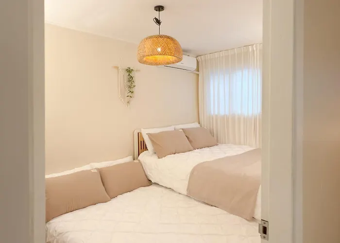 Sinchon Stn 4min, 3 Qeen Beds, Hongdae