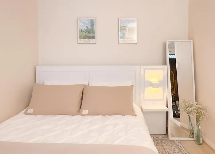Sinchon Stn 4min, 3 Qeen Beds, Hongdae Appartement