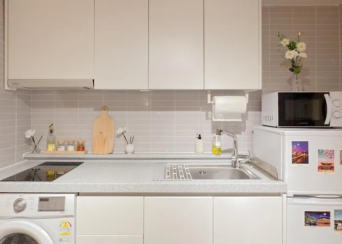 아파트 Sinchon Stn 4min, 3 Qeen Beds, Hongdae *