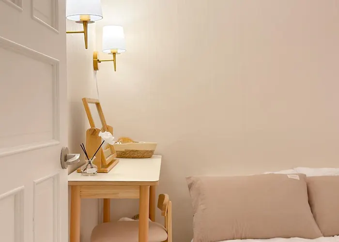 Sinchon Stn 4min, 3 Qeen Beds, Hongdae *